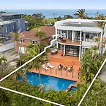 Home Peninsula Living In This Grand Family