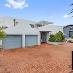 Home Peninsula Living In This Grand Family