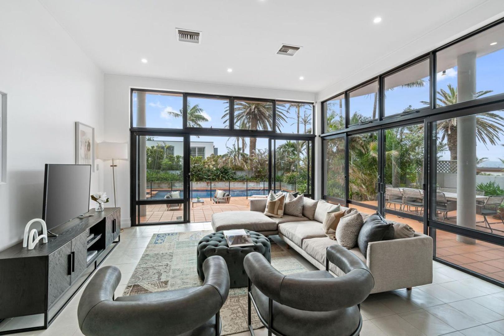 Peninsula Living In Grand Family Sydney